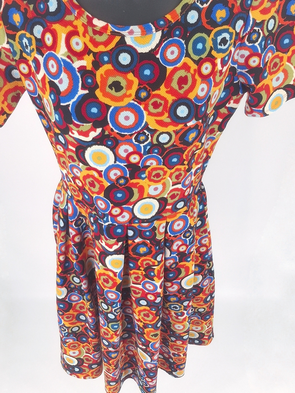 ✨LuLaRoe Amelia Dress Size Medium Mod Retro Colorful Swirl Pleated Pockets✨ - Picture 3 of 12